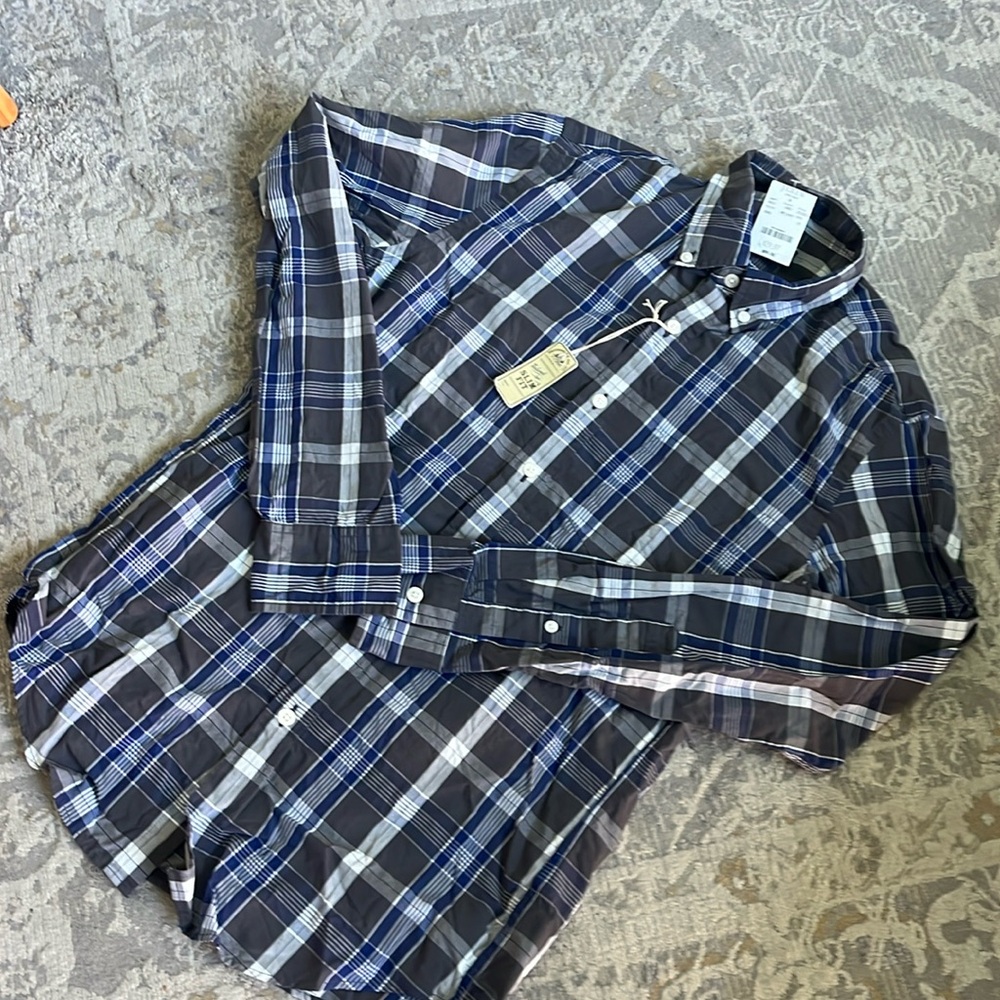 J.Crew Men’s long sleeve Slim Fit 100% Cotton button up shirt Blue/Gray plaid